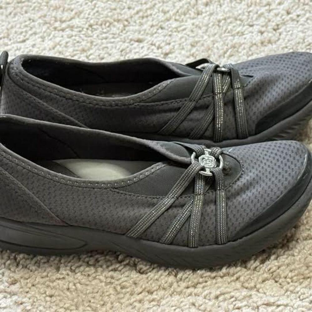 Bzees Women's Slip-On Shoes size 8